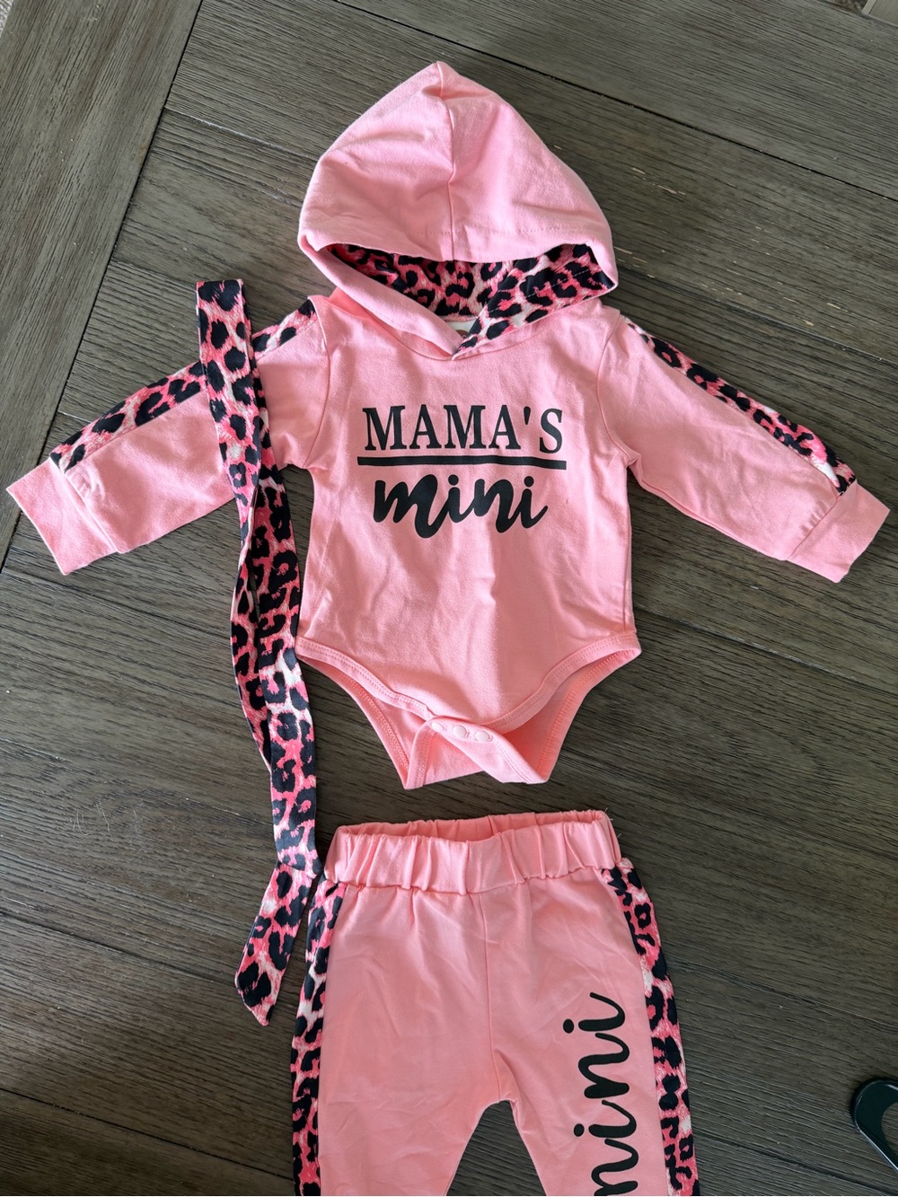 NWOT Cheetah Print Pink "Mama's Mini" Hoodie Bodysuit & Pants Set